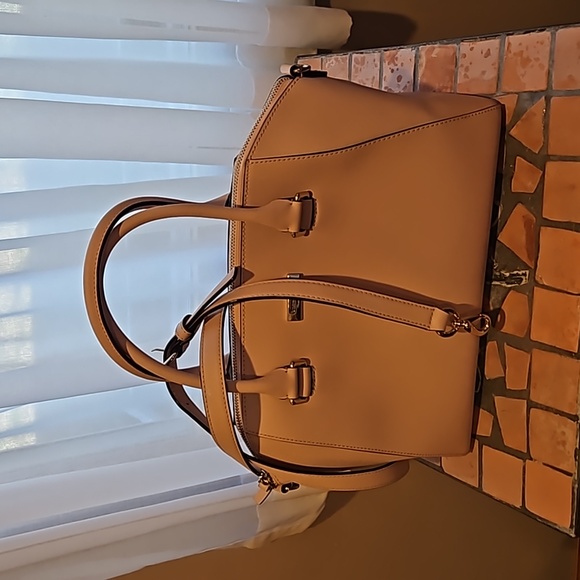 Kate Spade Handbags - Kate Spade Satchel